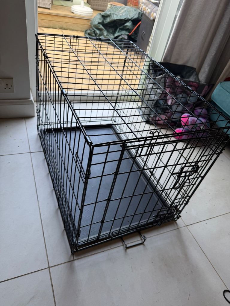 Dog crate 30 inch medium sized 