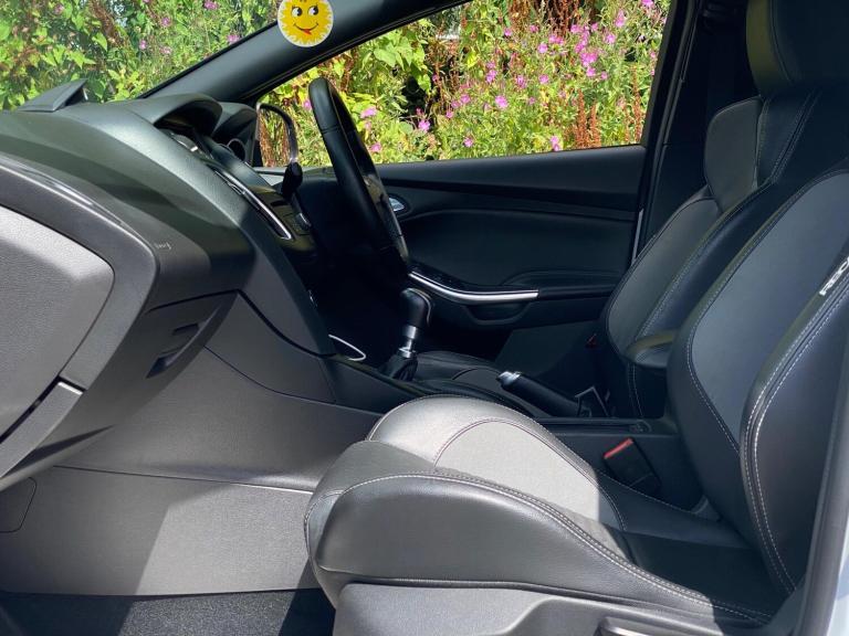 2015 Ford Focus 2.0T EcoBoost ST-2 5dr HATCHBACK PETROL Manual