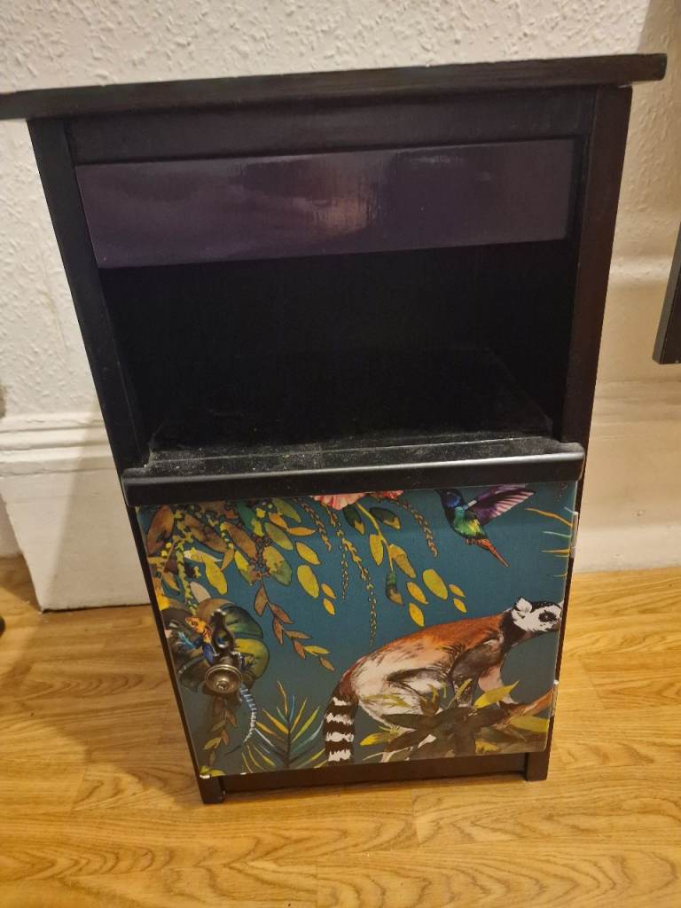 Bedside table 