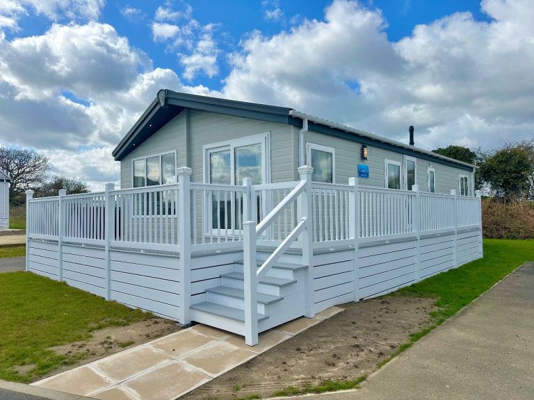 Static Lodge For Sale Coast Near Great Yarmouth Decking Included Private Parking 11.5 Month Usage 