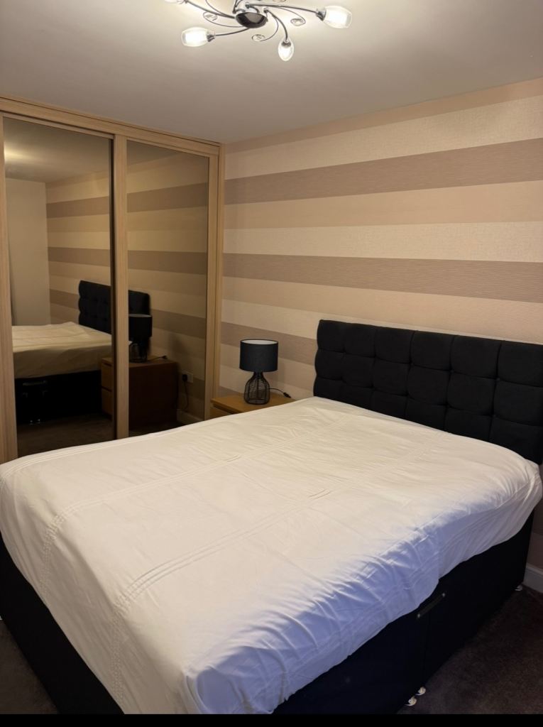 Double bedroom for rent, modern room