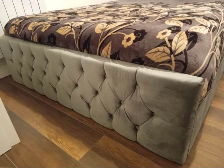 King size bed for sell 