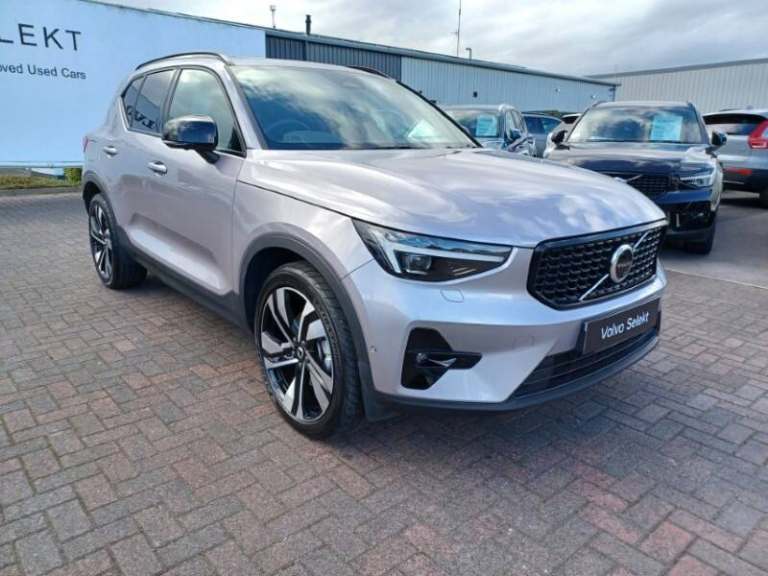 VOLVO XC40 2.0 B4P Ultra Dark 5dr Auto