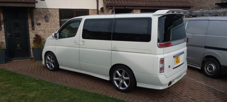 Nissan Elgrand Campervan 