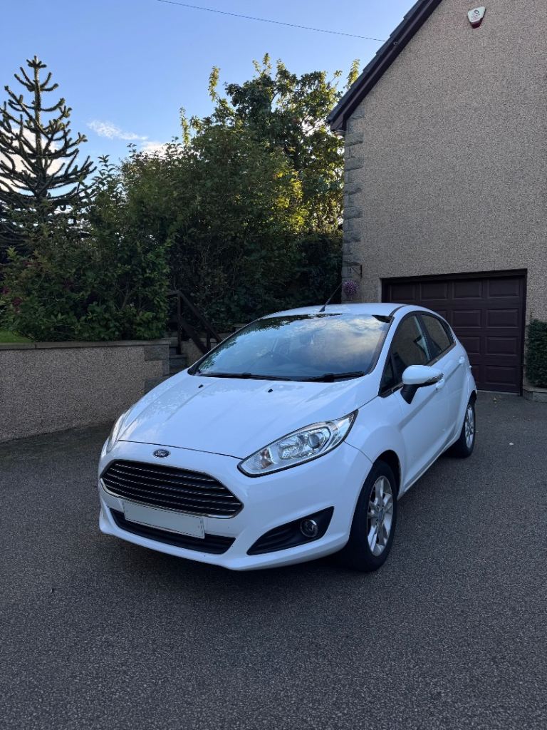 Ford, FIESTA, Hatchback, 2015, Manual, 1241 (cc), 5 doors