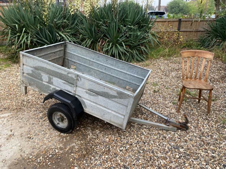 Metal trailer: 5 ft x 3 ft: good condition: bargain! £99 ono