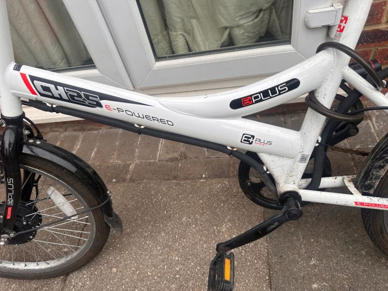 CH25 E-PLUS E-Powered Electric White, Good Condition