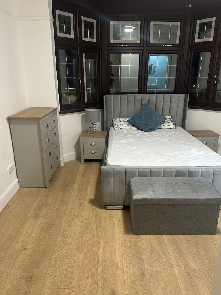Large En-suite room in heart of Norbury