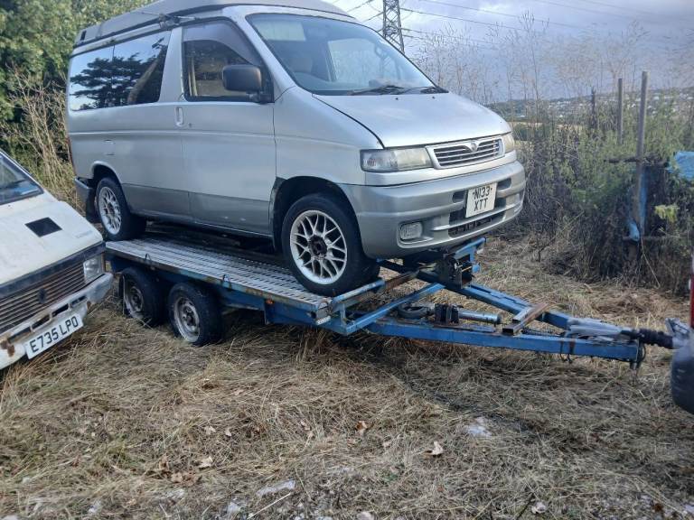 Car transporter trailer