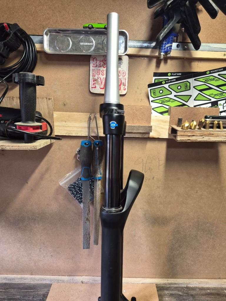 Suntour suspension forks