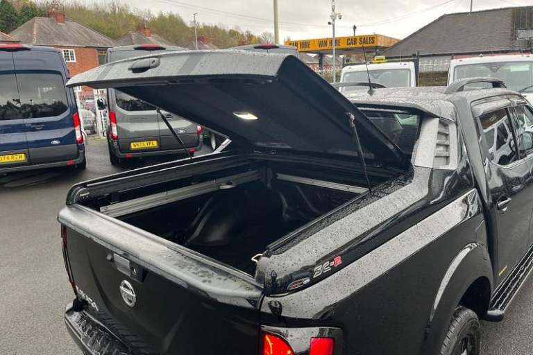 2019 Nissan Navara Double Cab Pick Up N-Guard 2.3dCi 190 TT 4WD Auto PICK UP DIESEL Automatic