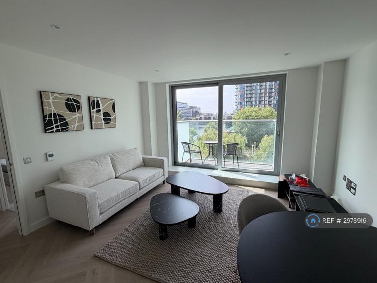 1 bedroom flat in Canary Wharf, London, E14 (1 bed) (#2978916)