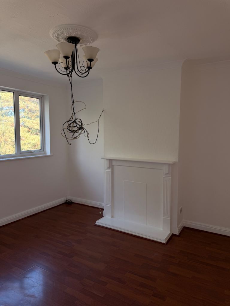 2 bedroom upper maisonette 