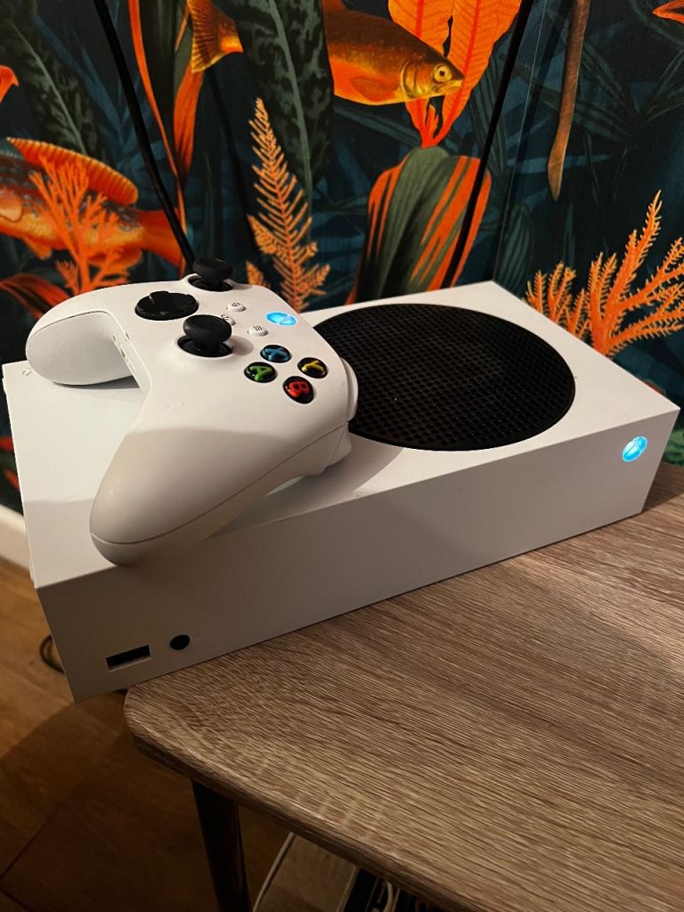 Xbox Series S (512GB) - Mint Condition 