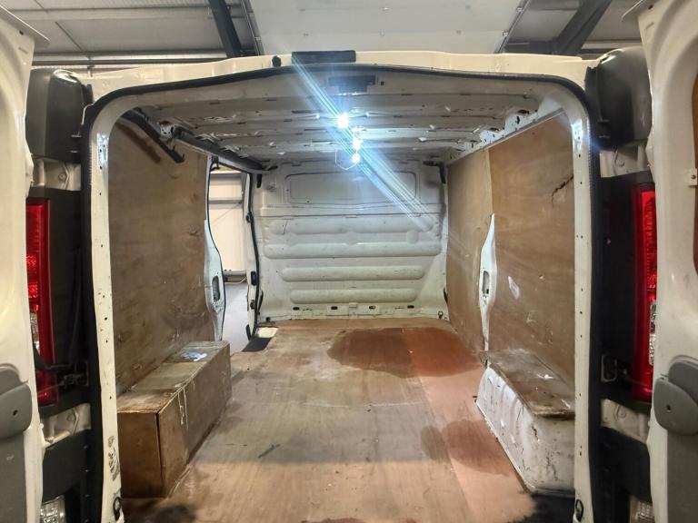 2013 Renault Trafic 2.0 dCi LL29 L3 H1 3dr PANEL VAN Diesel Manual