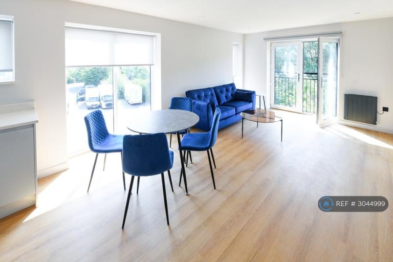 1 bedroom flat in Trinity Apartments, Leeds, LS13 (1 bed) (#3044999)