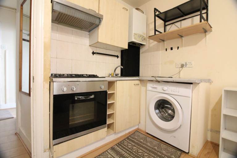 *INCL GAS, ELECTRIC & WATER BILLS* SELF CONTAINED STUDIO FLAT NEAR BUSES- HILLINGDON UXBRIDGE HAYES 
