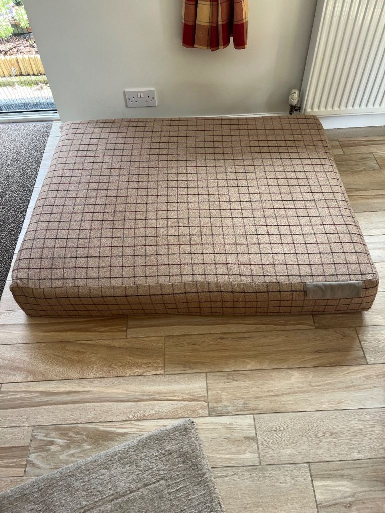 Tuff Mutts memory foam dog bed