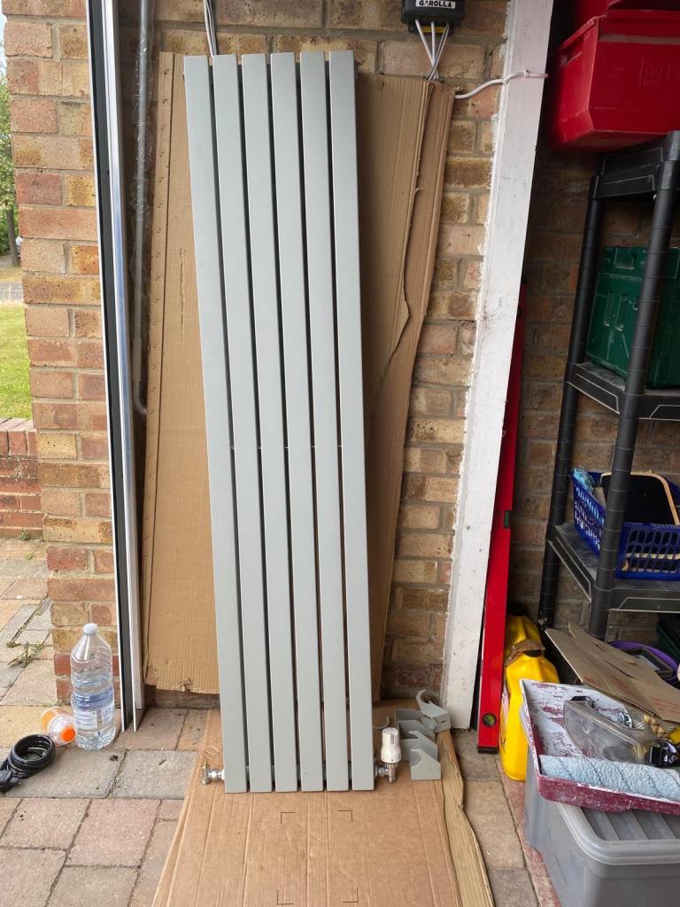 Vertical radiator 