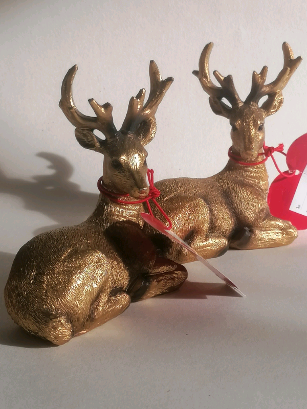  2x Cristmas dear Sculpture. New. 