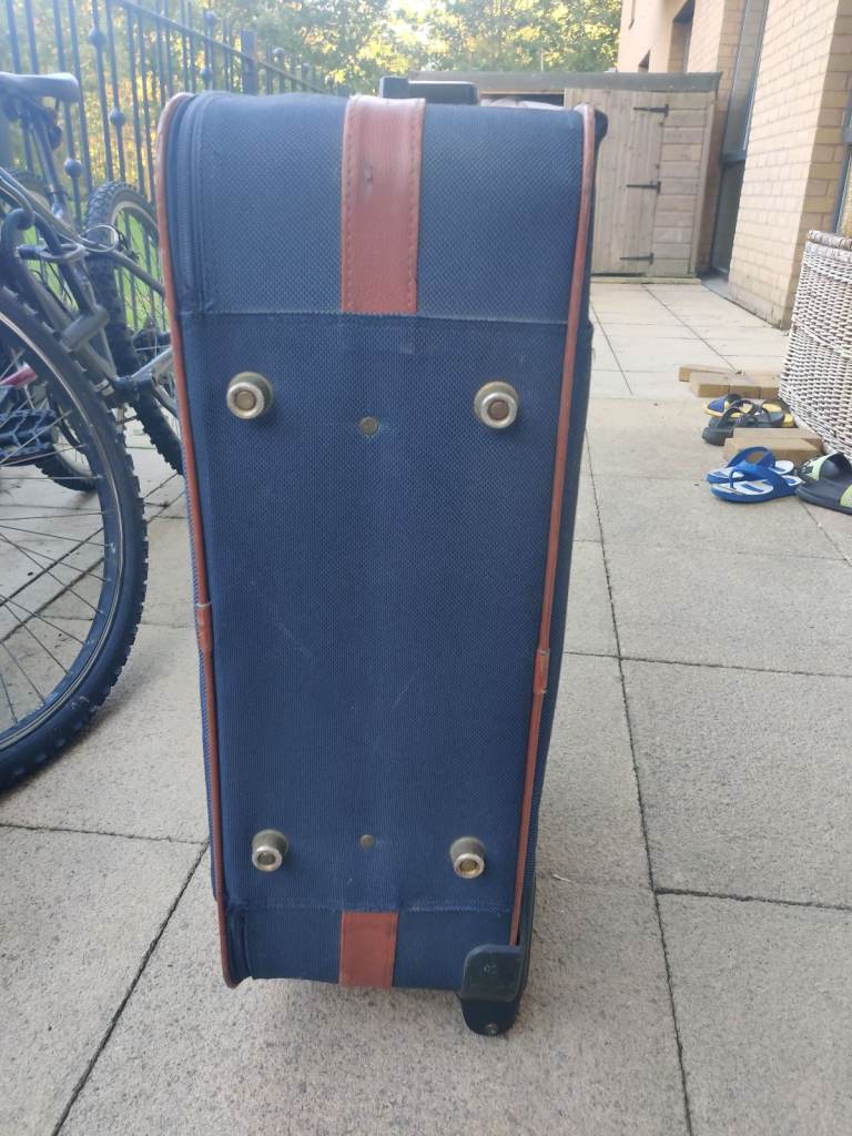 VIP luggage perfect condition large £20 only