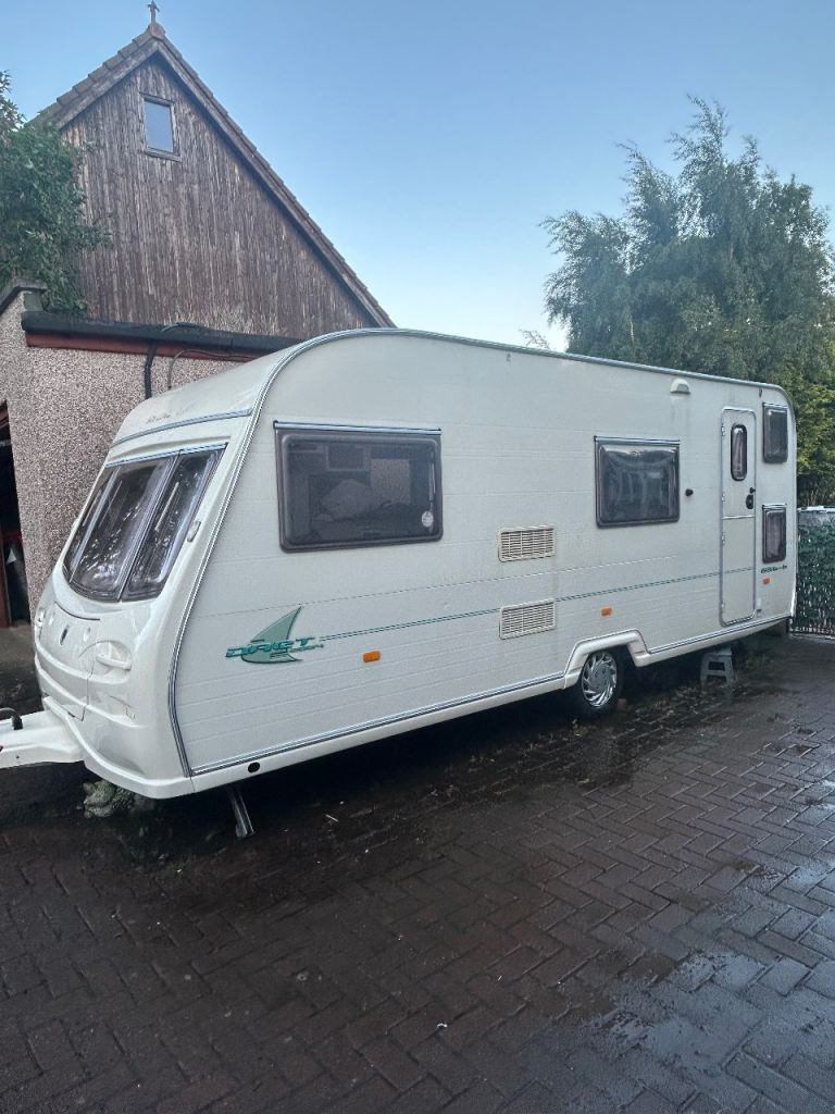 Avondale Dart 2004 6 berth, needs work. 
