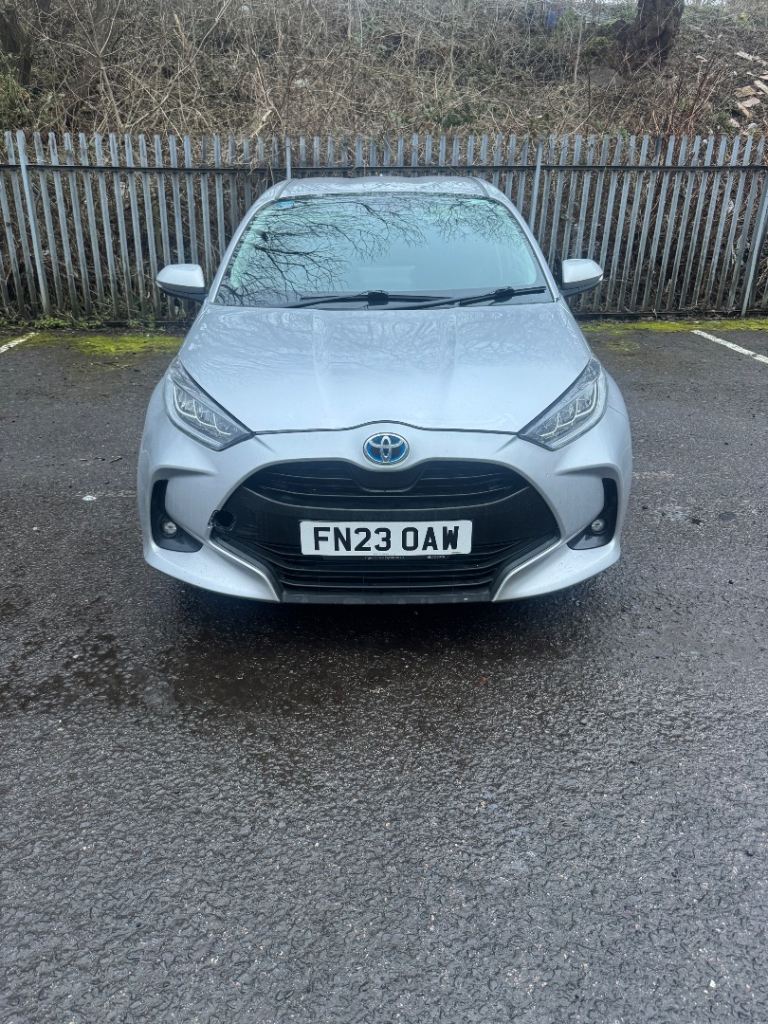 Toyota yaris 2023 hybrid automatic