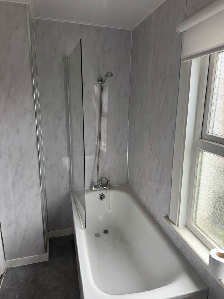 A MASSIVE {AVAILABLE NOW} DOUBLE ROOM FOR JUST £772pcm..IN CROYDON, CR0 3EN !