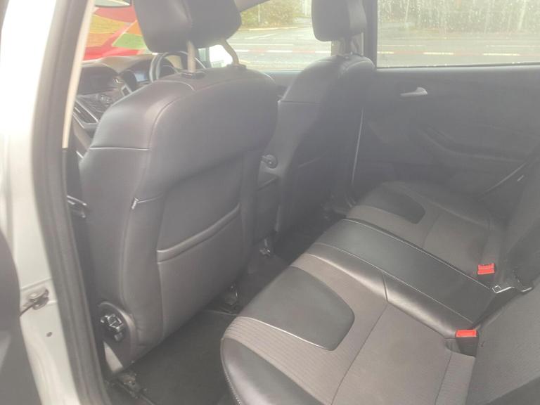 2011 Ford Focus 1.6T EcoBoost Titanium X Euro 5 (s/s) 5dr HATCHBACK Petrol Manual