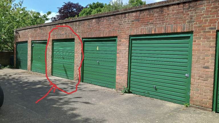 GARAGE TO LET IN SUTTON, SURREY LONDON SM2