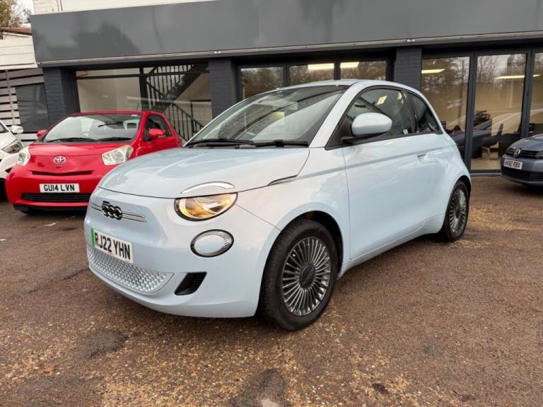 Fiat 500 87kW Icon 42kWh 3dr Auto - EXTENED FIAT WARRANTY - 1 OWNER -  VAT Q -