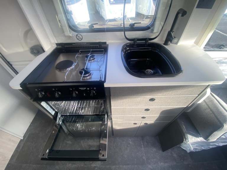 2025 XPLORE XC LITE 4 BERTH TOURING CARAVAN - BRAND NEW!