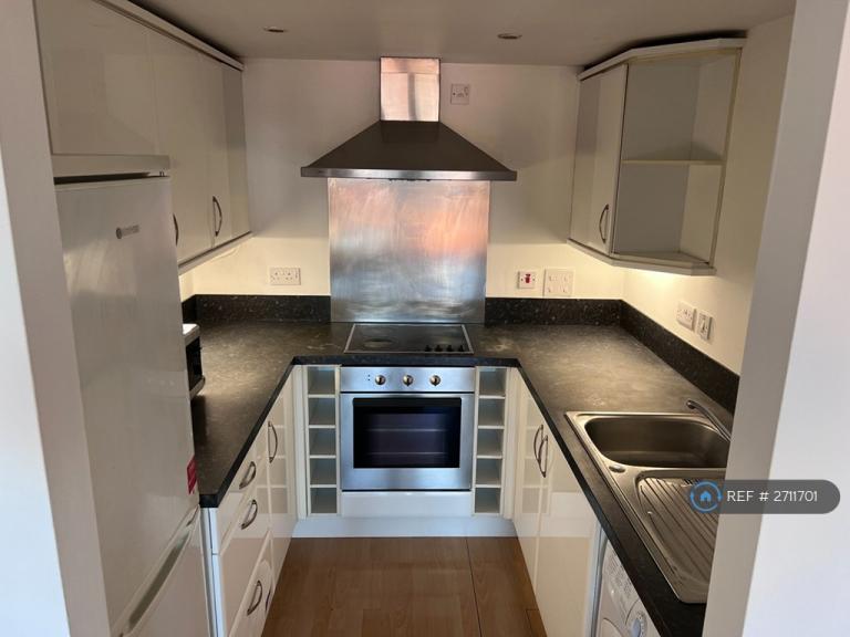 2 bedroom flat in West Point, Sheffield, S1 (2 bed) (#2711701)