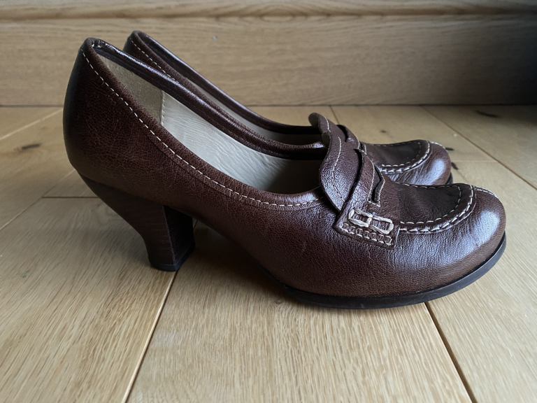 Leather shoes 
