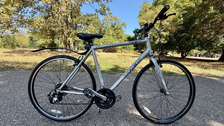 Unisex bike, Trek 7.0 FX Hybrid Bike Platinum in great condition