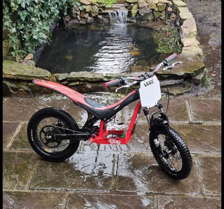 Oset 16 electric trials bike 