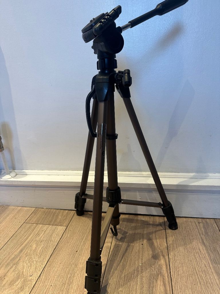 Camera tripod