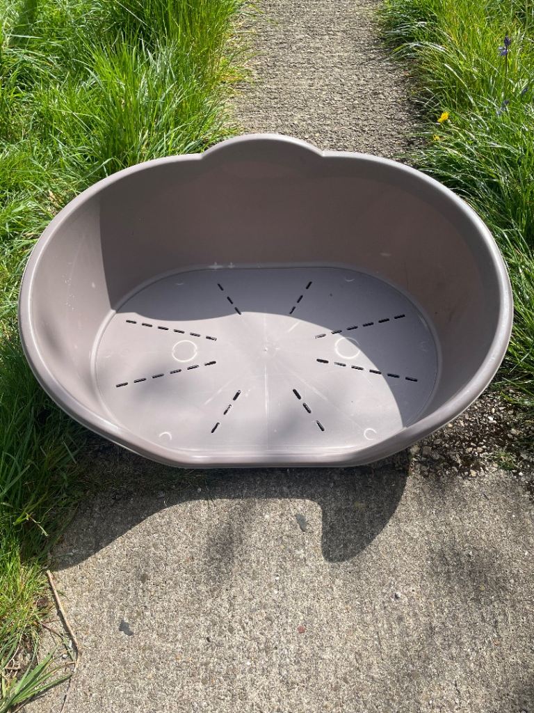 Medium dog bed