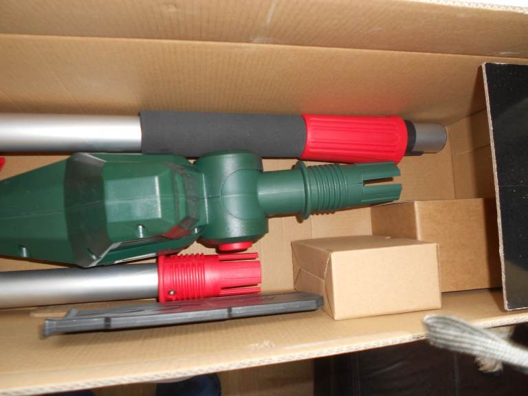 Cordless Hedge Trimmer with Pruner Chain Saw