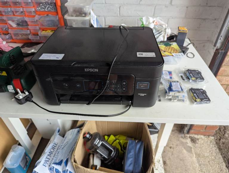 Epson Printer with Ink Cartridges – Good Condition