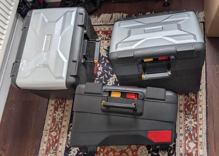 Full set of BMW GS1200 panniers with 2 sets of keys