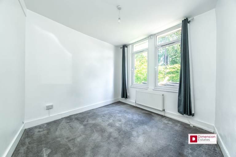 Tottenham N17 : Fantastic 4 Bed House With Garden : AVAILABLE NOW !!
