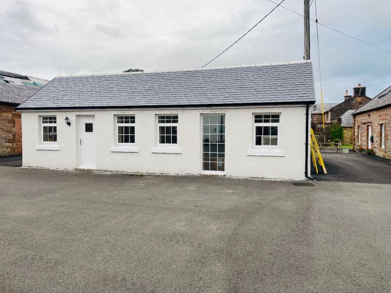 Newly restored 2 bedroom country cottage