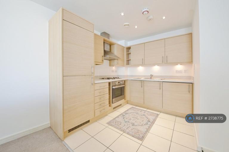 1 bedroom flat in Azure Court, London, NW9 (1 bed) (#2738775)