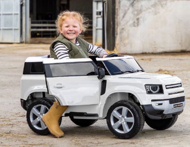 RRP £300 Kids Land Rover Defender Electric Ride -white 