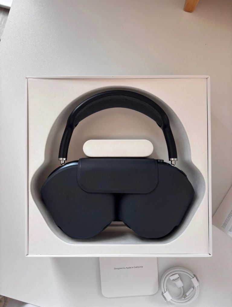 Apple AirPods Max Headphones - Black, As Good As New
