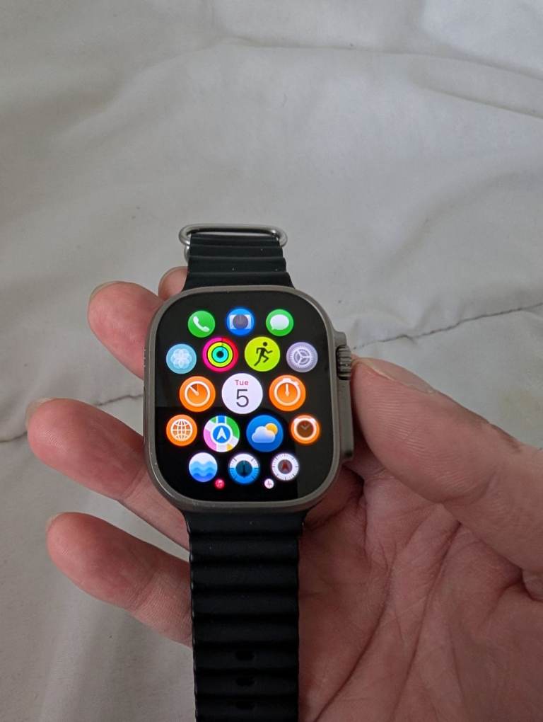 Apple Watch Ultra 49mm - GPS + CELLULAR excellent condition 