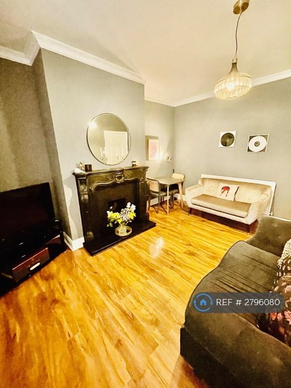 2 bedroom flat in Esk Street, Gateshead, NE9 (2 bed) (#2796080)
