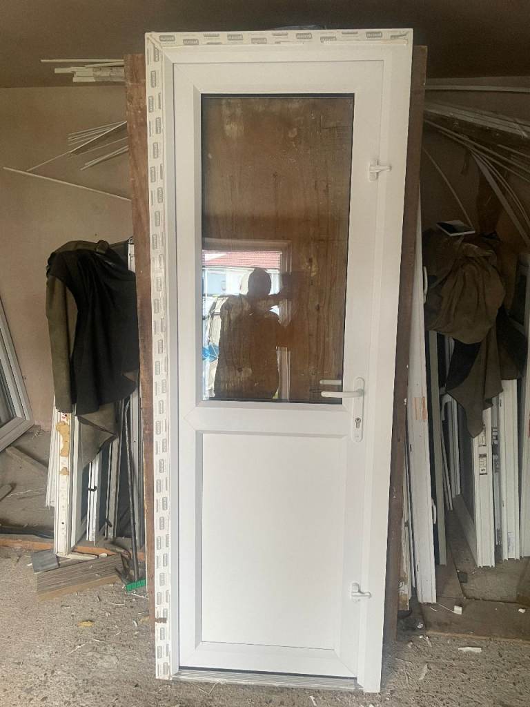 UPVC DOOR 203 x 75 cm - BEAUTIFUL EUROCELL UPVC DOUBLE GLAZED DOOR - ONLY 1 YEAR OLD  (REF: DX202)