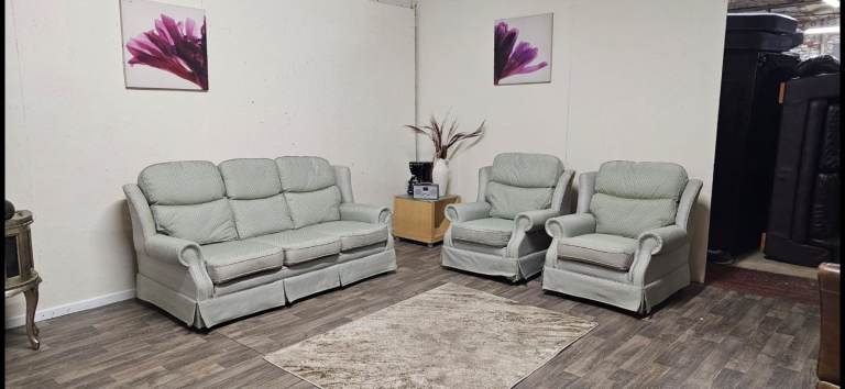 3 Piece Suite 3 Seater Sofa + 2 Armchairs Good Condition